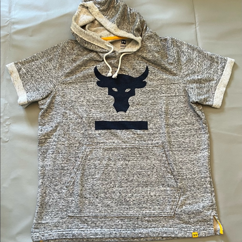Under Armour Short Sleeved Sweatshirt